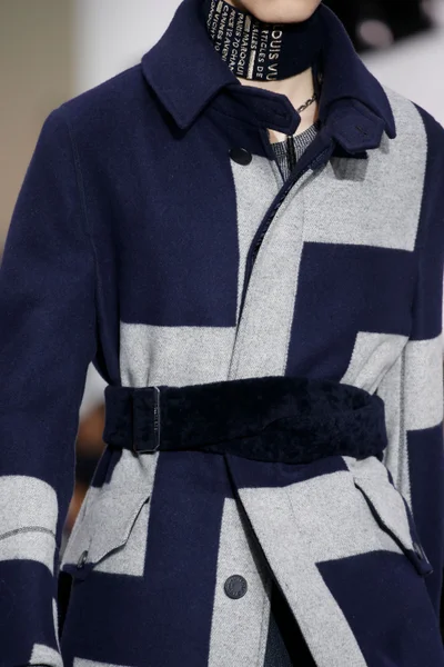 Look 76